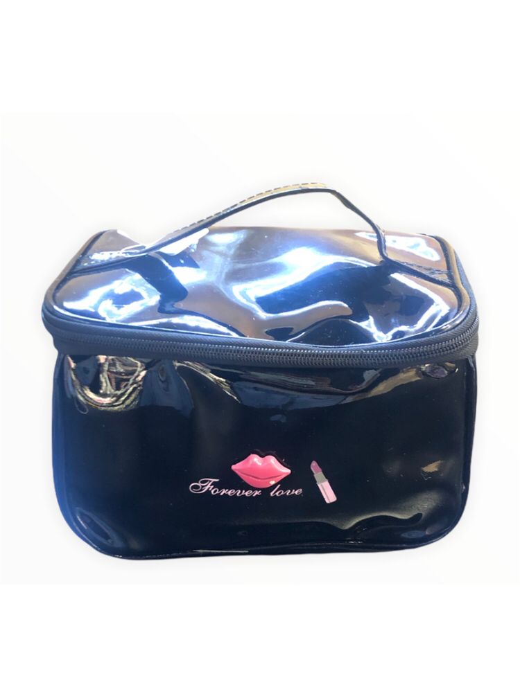 Νεσεσέρ καλλυντικών με χείλη (μαύρο)