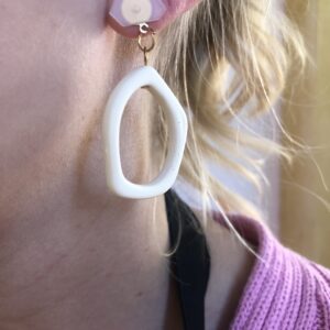 Σκουλαρίκια  κόκκαλινα ΜΠΕΖ ΛΕΥΚΟ