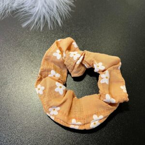 scrunchie λαστιχάκι πορτοκαλί με λουλουδάκια 3