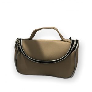 Νεσεσέρ μπεζ με ασημί λεπτομέρεια