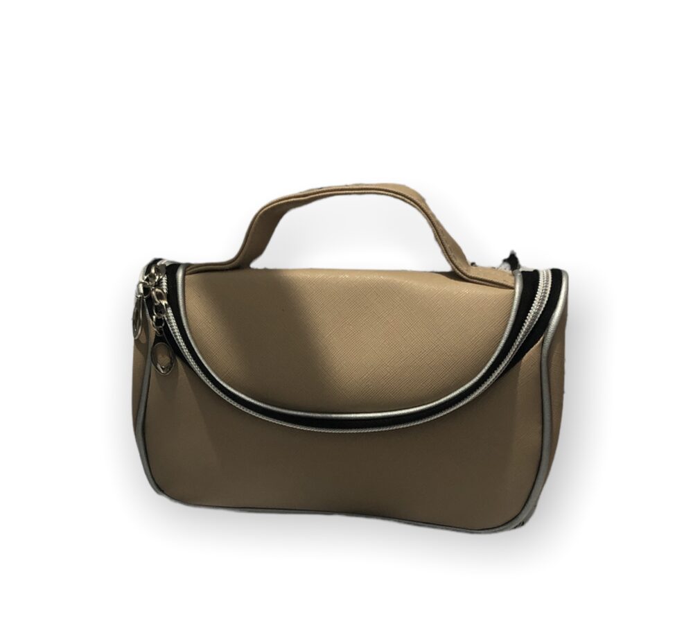 Νεσεσέρ μπεζ με ασημί λεπτομέρεια