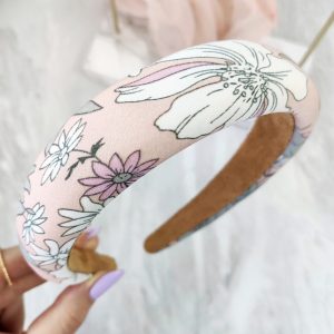 Στέκα ροζ με λουλούδια