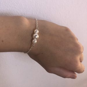 Βραχιόλι ασημί με τρεις πέρλες