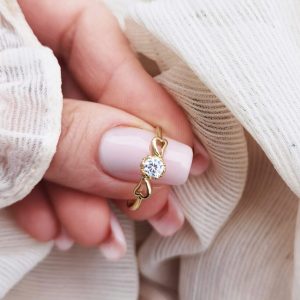 Δαχτυλίδι μονόπετρο  επιχρυσωμένο μέγεθος 6