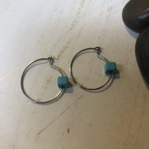 Κρεμαστά σκουλαρίκια με μπλε κύβους