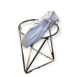 Στέκα μπεζ με γυαλιστερό ύφασμα