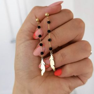 Σκουλαρίκια κρεμαστά με μαύρες πέτρες και φτερό