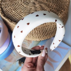 Στέκα λευκή με καφέ καρδιές