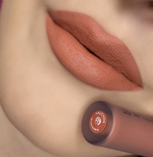 MUA VELVET MATTE LONG-WEAR LIQUID LIP - HALCYON - Image 3