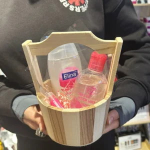 Ενα Δωρο Με Ειδη Περιποιησης